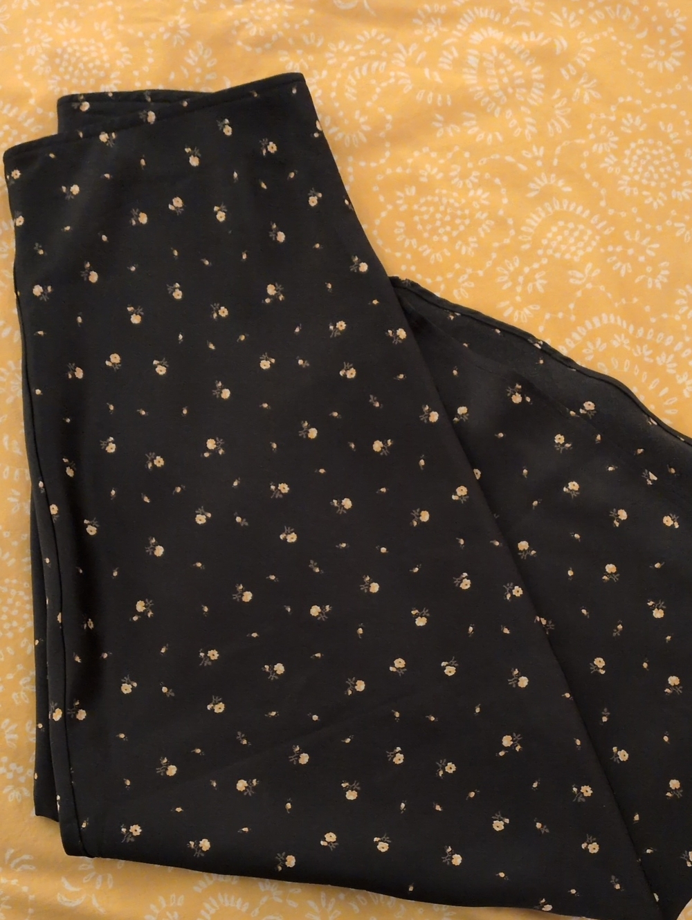 Abercrombie & Fitch Black Midi/ Skirt with Tiny Floral Print In Gold (Size S)